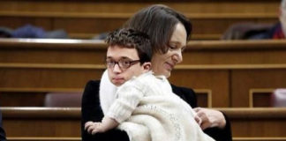 Errejón, protagonista de los mejores 'memes' por su juventud y sus 'celos' del bebé de Bescansa