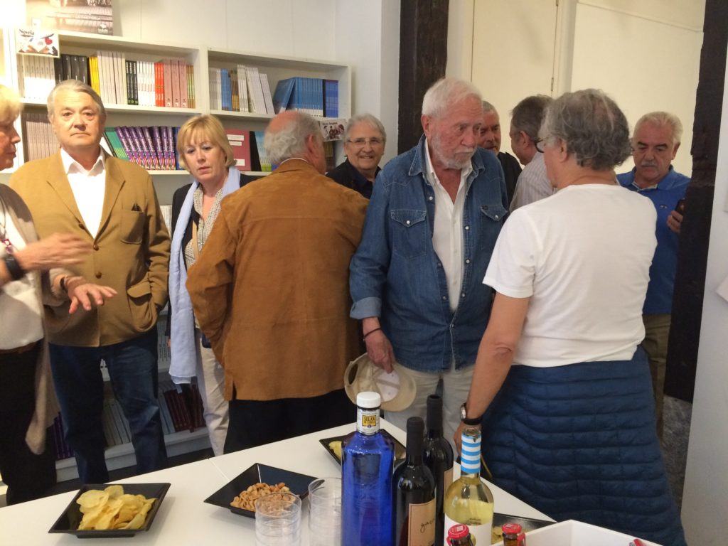 Fotos de la presentación del libro "Reflexiones con dibujo" de Don Cástulo.