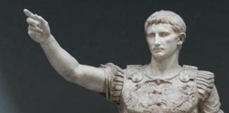 Escultura del Emperador Trajano