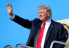 Planeta Trump, planeta Confucio Donald Trump saliendo del Air Force One
