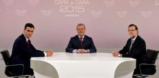 Mariano Rajoy y Pedro en el debate Cara a Cara de 2015 moderado por Manuel Campo Vidal