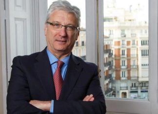 Jueces, banqueros e impuestos Jueces, banqueros e impuestos
