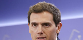 Albert Rivera, te queda grande la chaqueta