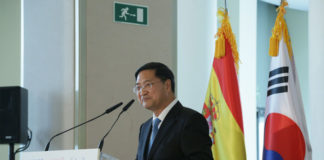 Hong-jo Chun, embajador de Corea del Sur