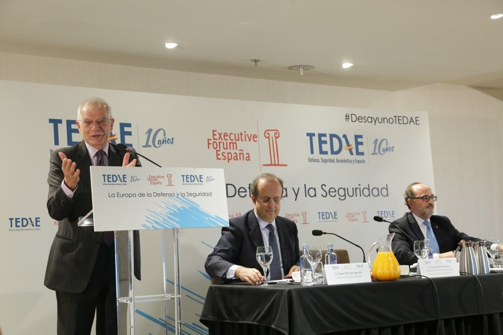 Desayuno TEDAE con Josep Borrell. 