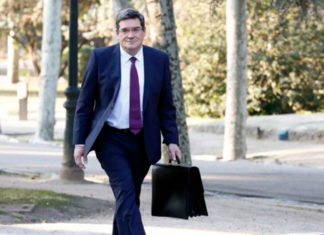 Un ministro como tú en un gobierno como este Un ministro como tú en un gobierno como este