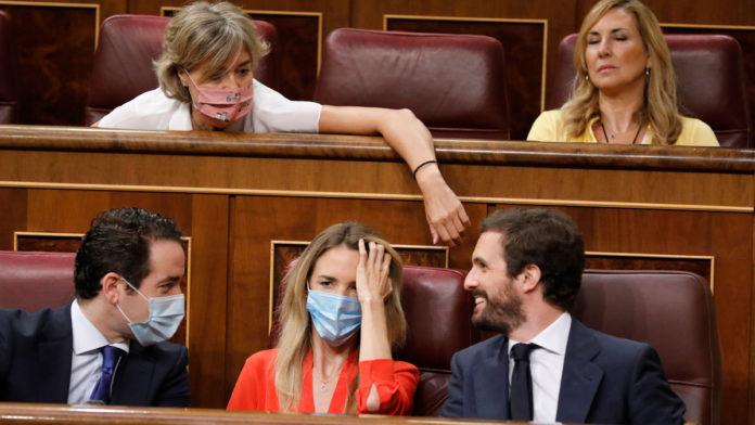 Acuerdo PP-PSOE: ¿abrazo del oso? Acuerdo PP-PSOE: ¿abrazo del oso?