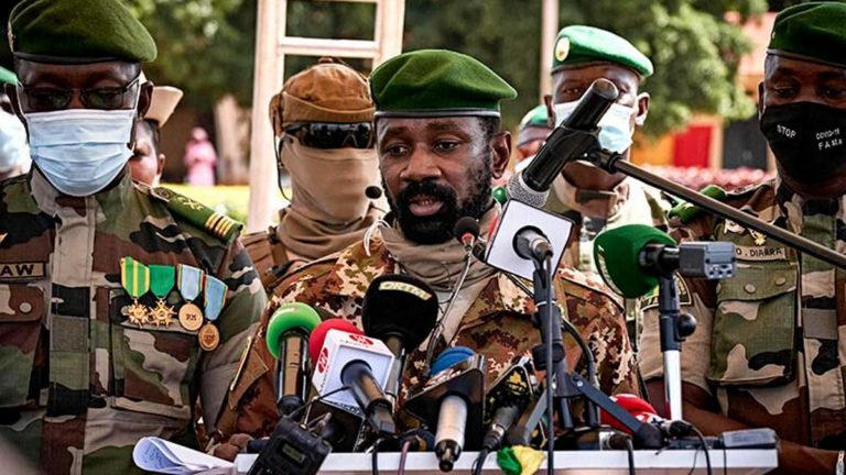Querellas militares internas abortan la transición en Mali