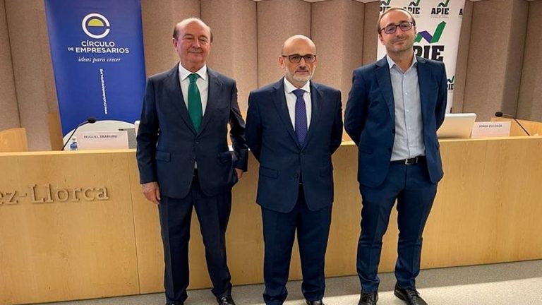 Los empresarios españoles exigen reformas estructurales y consideran negativa la gestión de los fondos europeos