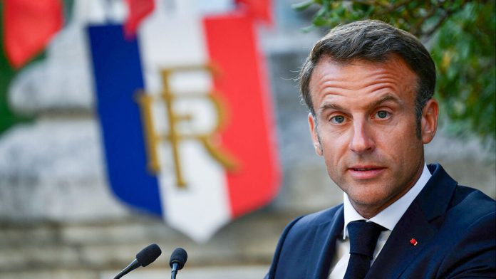 macron-contrataque