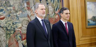 Su Majestad el Rey junto al presidente del Gobierno | © Casa de S.M. el Rey