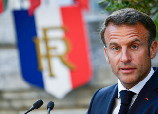 Emmanuel Macron | REUTERS/ CHRISTOPHE SIMON