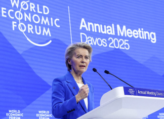 La presidenta de la Comisión Europea, Ursula von der Leyen, pronuncia un discurso especial durante la 55ª reunión anual del Foro Económico Mundial (WEF) en Davos, Suiza, el 21 de enero de 2025 - REUTERS/YVES HERMAN