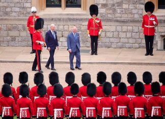 El rey Carlos III durante una ceremonia en Windsor, Inglaterra - PHOTO/Sargento Donald C Todd vía REUTERS