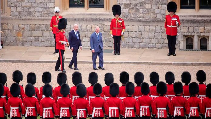 El rey Carlos III durante una ceremonia en Windsor, Inglaterra El rey Carlos III durante una ceremonia en Windsor, Inglaterra - PHOTO/Sargento Donald C Todd vía REUTERS