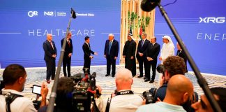 El presidente de Estados Unidos, Donald Trump, asiste a un foro empresarial en Qasr Al Watan durante la última escala de su visita al Golfo, en Abu Dabi, Emiratos Árabes Unidos - REUTERS/AMR ALFIKY