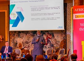 Abdou Diop, socio director de la consultora Forvis Mazars, y Pau Solanilla Franco, socio de Harmon y consultor en asuntos globales | ATALAYAR